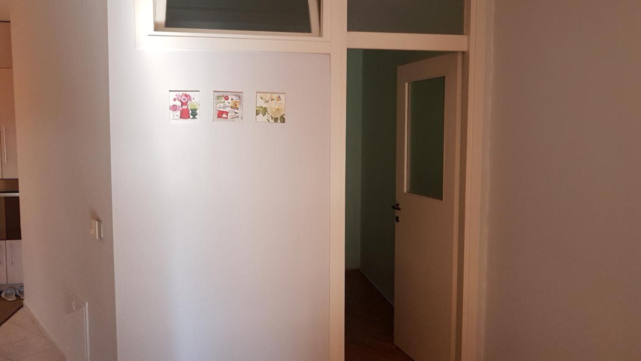 Apartment Viktor,Parking Osijek Exterior photo